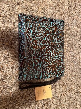 NWT PATRICIA NASH - Tooled Floral Wristlet Clutch in Turquoise and Brown
